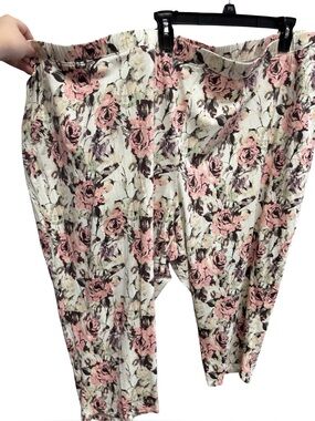 1057 / Catherine’s Sleepwear Floral Pajama Capris Size 5X 34/36W